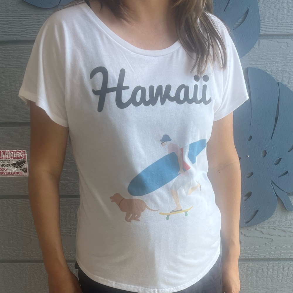 White Hawaii Graphic T-Shirt 🏄‍♂️ Women’s Size S NWT 🆕 ‼️PRICE DROP‼️